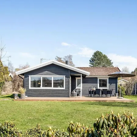 Three-bedroom In Hornbak *
