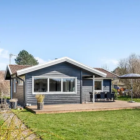 Three-bedroom In Hornbak