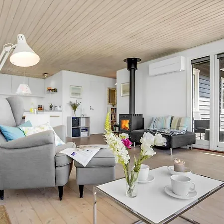 Three-bedroom In Hornbak Hornbæk