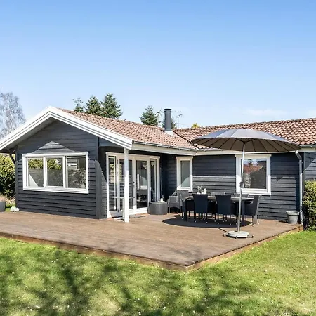 Three-bedroom In Hornbak *