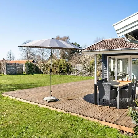 Three-bedroom In Hornbak * Hornbæk